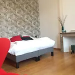 Residence George - Historical Heart Of Ghent, With Private Parking Option דירה גנט